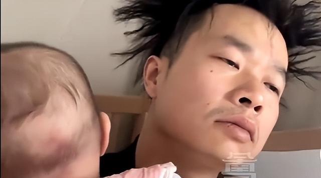 小狗网友：等辅导作业时才是高光时刻球盟会入口健身教练带娃四个月变潦草(图3)
